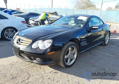 2006 Mercedes-Benz Sl-Class 5.5L Amg z USA, uszkodzony, nr VIN WDBSK74F26F110482